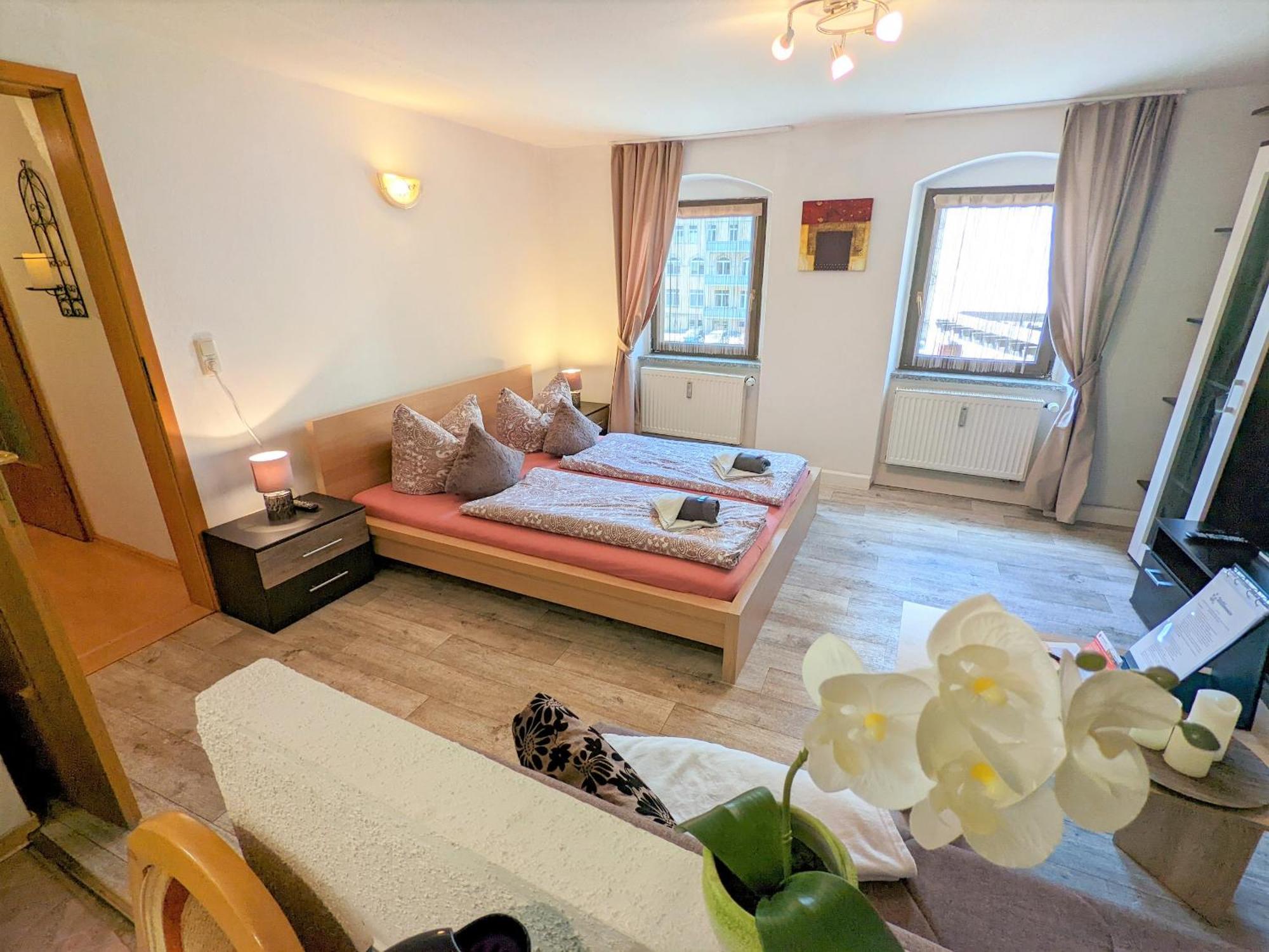 Famzi - Urlaubsmagie - Familienwohnung Mit Gemeinschaftsgarten, -Sauna & -Pool Зебниц Экстерьер фото