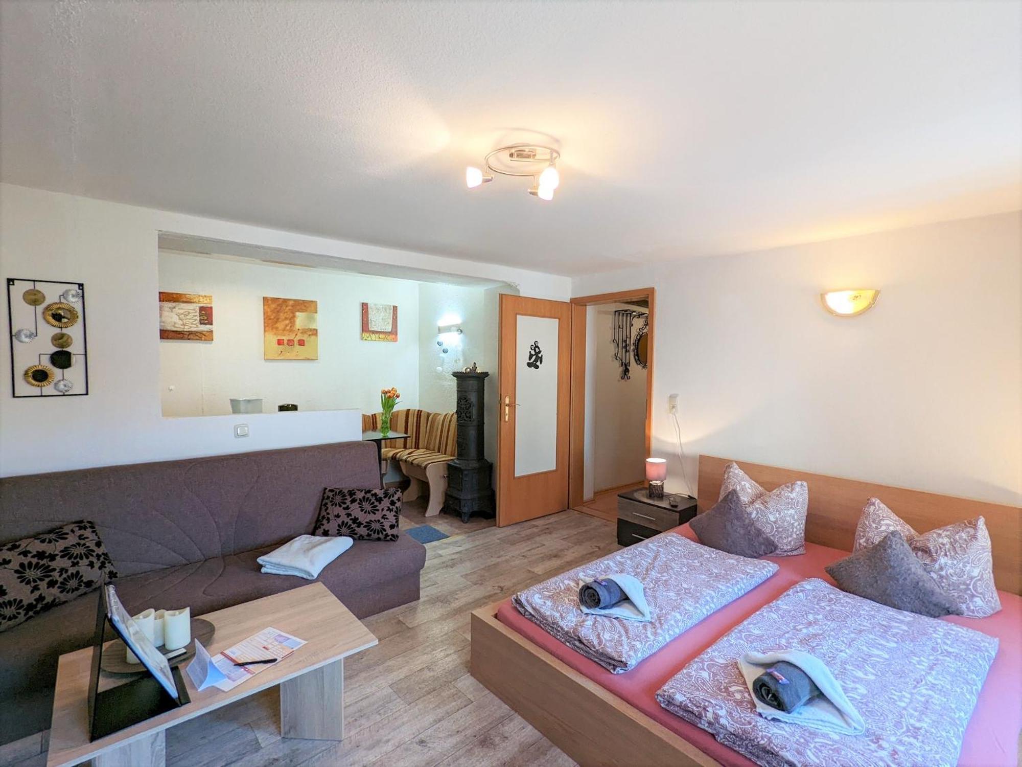 Famzi - Urlaubsmagie - Familienwohnung Mit Gemeinschaftsgarten, -Sauna & -Pool Зебниц Экстерьер фото