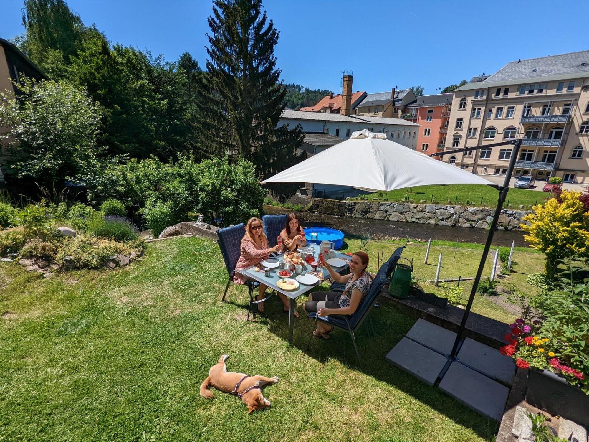 Famzi - Urlaubsmagie - Familienwohnung Mit Gemeinschaftsgarten, -Sauna & -Pool Зебниц Экстерьер фото